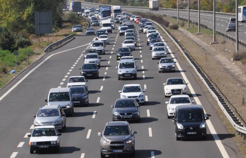 Bayramda Bolu Tüneli’nden 575 bin araç geçti