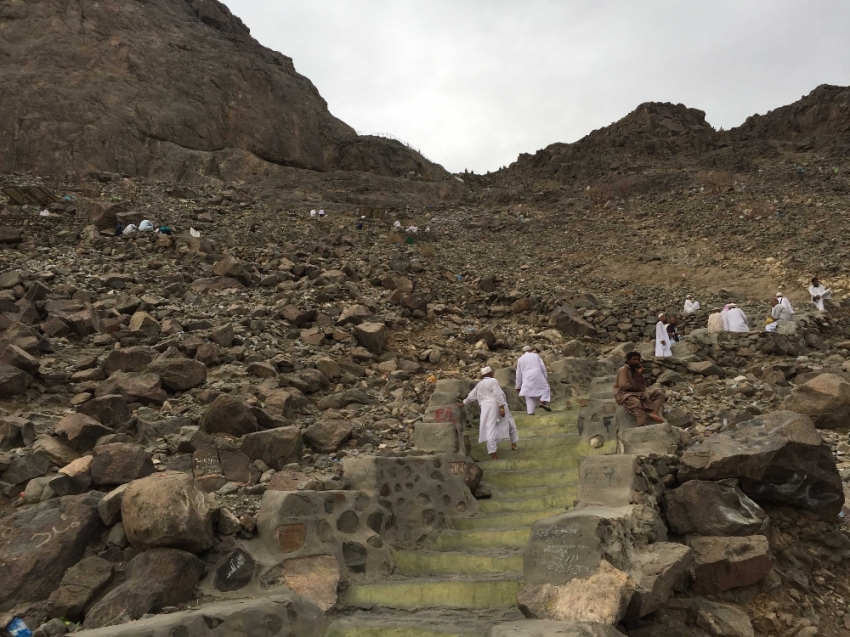 Hacı adayları Hira’da