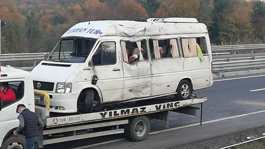 Madencileri taşıyan işçi servisi kaza yaptı: 14 yaralı