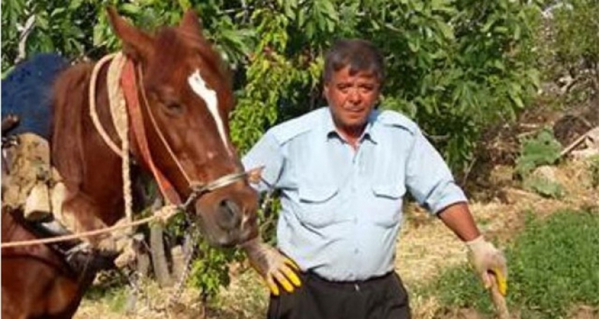 Kafasında bıçak darbeleri olan belediye işçisi tarlada ölü bulundu