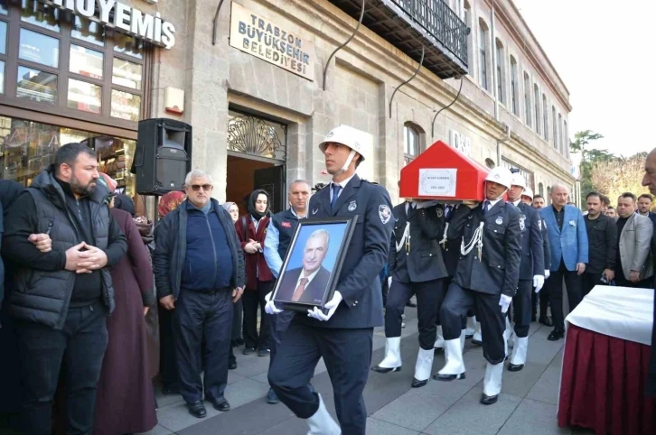 Belediye eski başkanlarından Niyazi Sürmen son yolculuğuna uğurlandı
