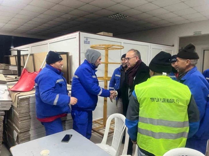 Belediye işçilerinden Başkan Akın’a zam teşekkürü
