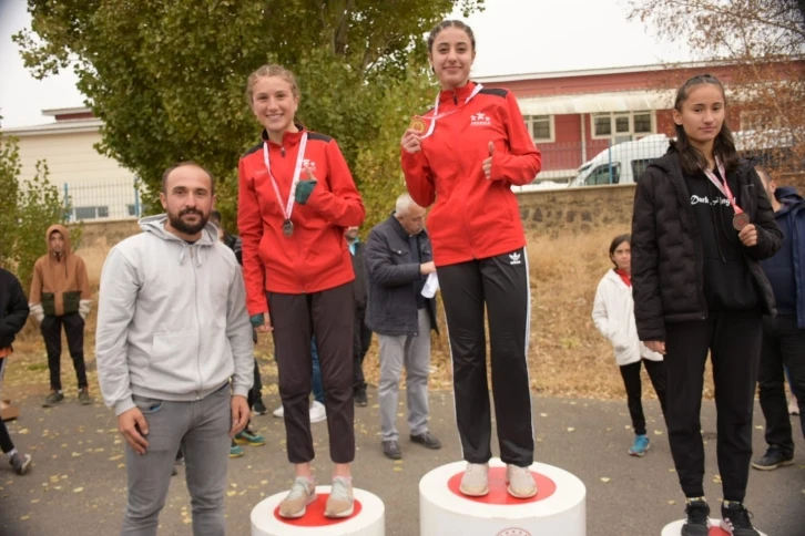 Belediye kros takımı Kars’ı başarıyla temsil etti
