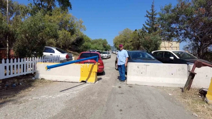 Belediye yolu beton blokla kapattı, karavancılar mahsur kaldı
