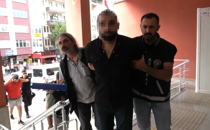 Beraber kavga ettiği arkadaşını yanlışlıkla başından vurarak öldürmüş