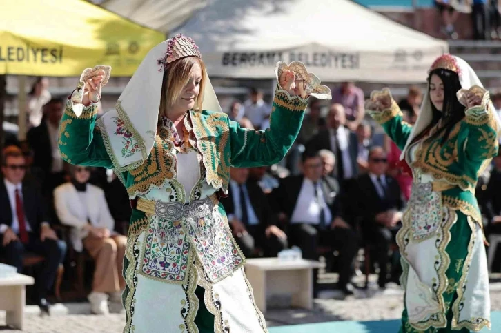 Bergama’nın düşman işgalinden kurtuluşu coşkuyla kutlandı
