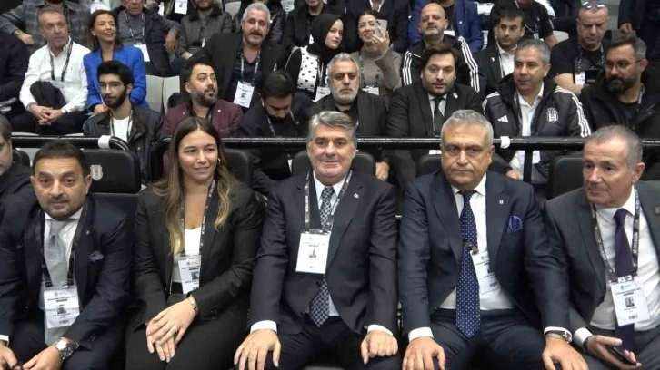 Beşiktaş Başkan Adayı Serdal Adalı, alkışlarla karşılandı
