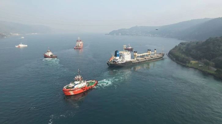 Beykoz’da karaya oturan gemiyi çekme işlemlerine başlandı
