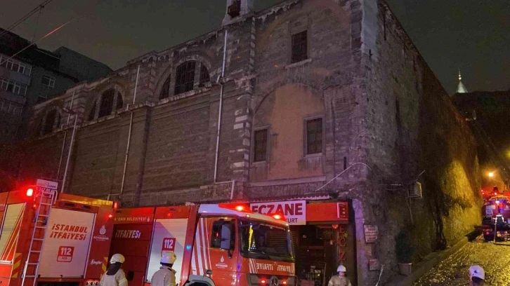 Beyoğlu’nda Ermeni Kilisesi’ndeki yangında ölü sayısı 2’ye çıktı
