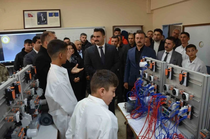 Beytüşşebap’ta geleceğin elektrik ve elektronikçileri bu okuldan
