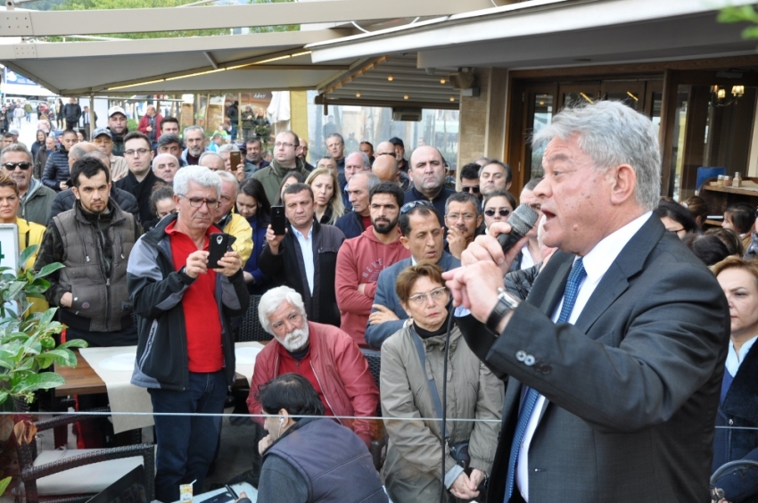 CHP yönetimine ateş püskürerek istifa etti