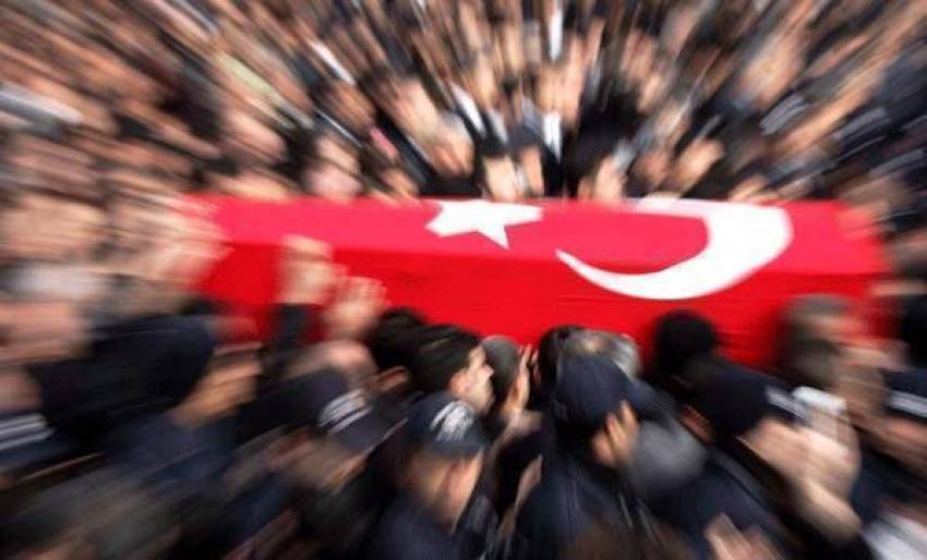 Bingöl'de askeri aracın geçişi sırasında patlama: 1 şehit