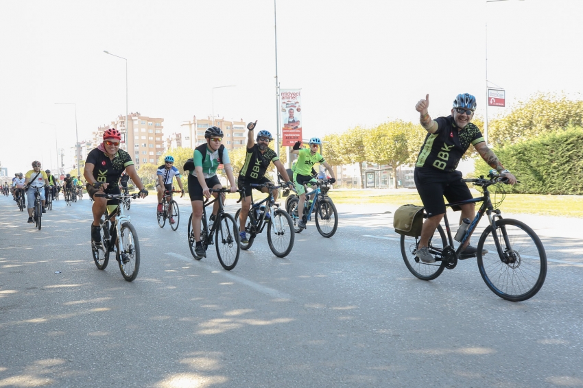 Bursa'da çevre ve barış için pedal çevirdiler