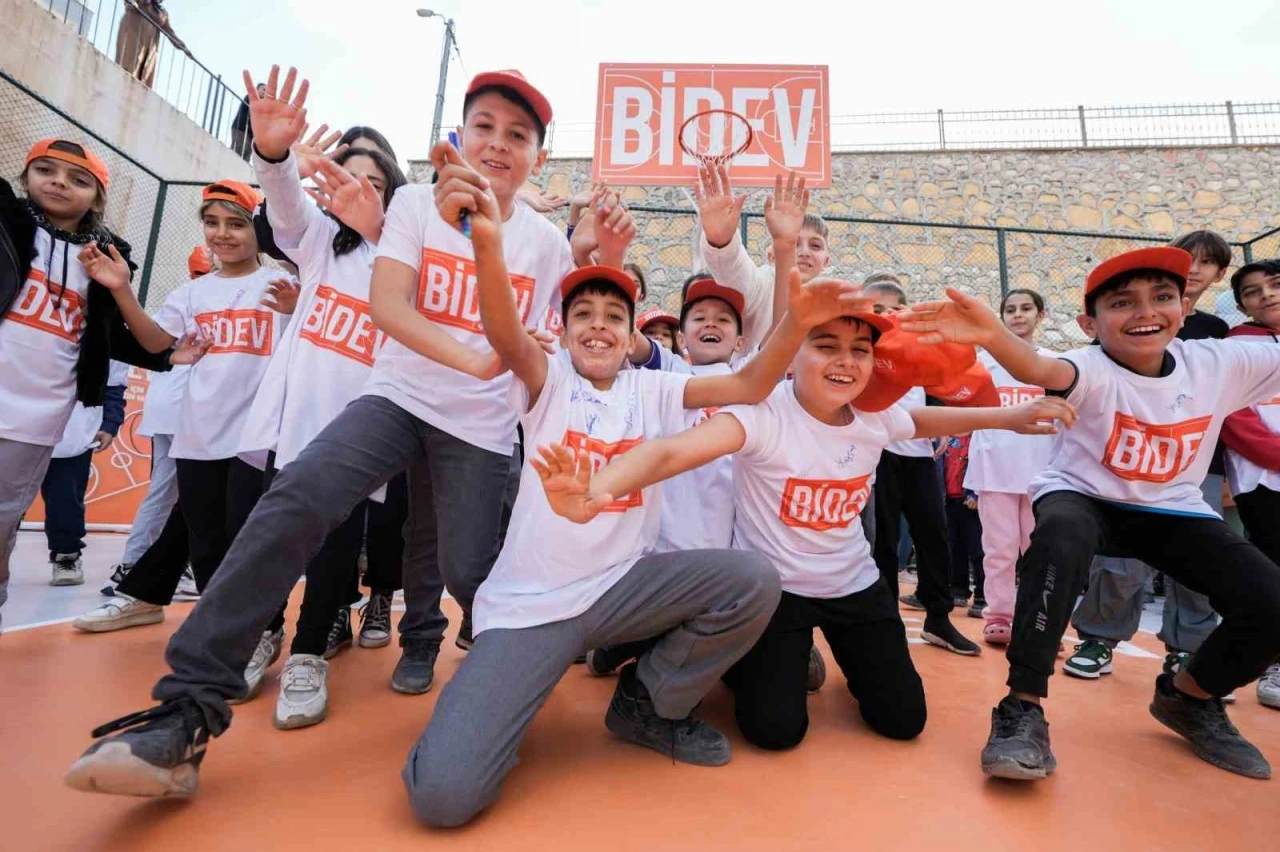 BİDEV, 10. basketbol sahasını Adıyaman’da açtı
