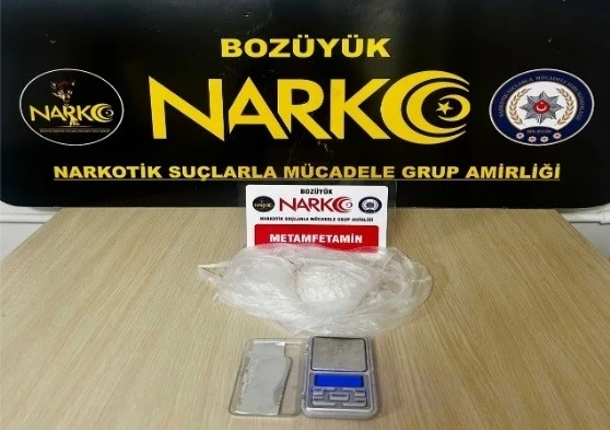 Bilecik’te 13 ayrı noktaya uyuşturucu operasyonu
