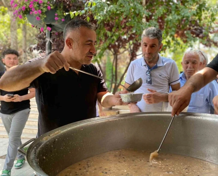 Bilecik’te AK Parti’den aşure ikramı
