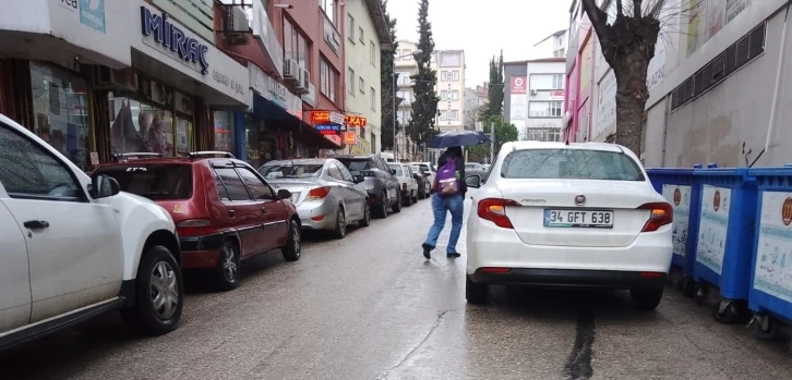 Bilecik’te duyarsız sürücü tüm trafiği kitledi
