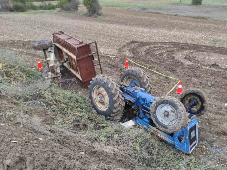 Kontrolden çıkan traktör devrildi: 1 ölü, 1 yaralı