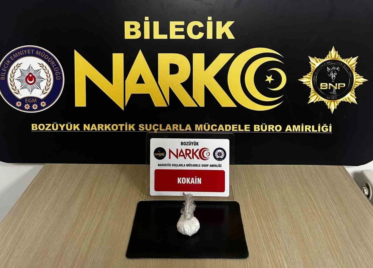 Bilecik’te şüpheli araç içinde bulunan şahısların üzerinden kokain çıktı