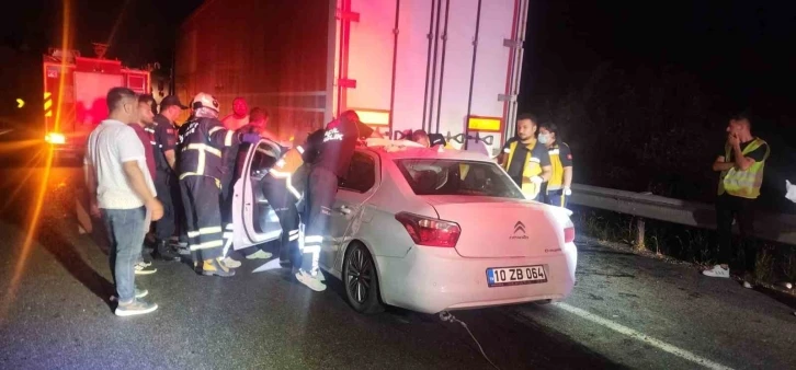 Bilecik’te tırın altına giren otomobilde bulunan 2 kişi ağır yaralandı
