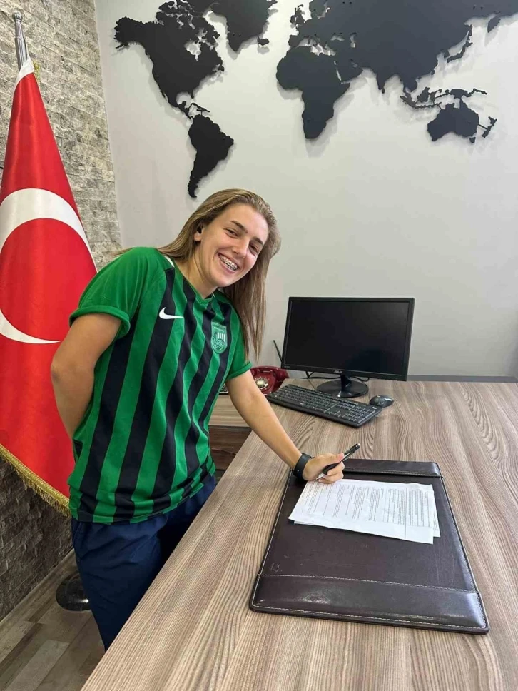 Bilecikspor Bayan Futbol Takımı’ndan 1. Lig’e transferler
