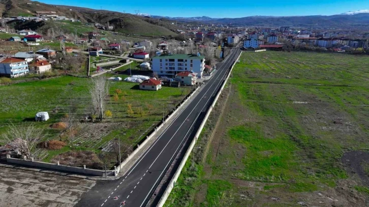 Bingöl Belediyesi yol yapım çalışmalarını sürdürüyor
