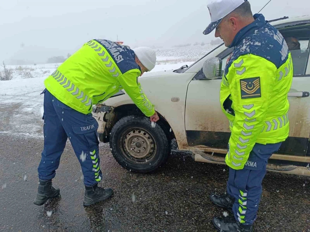 Bingöl jandarmadan trafik denetimi
