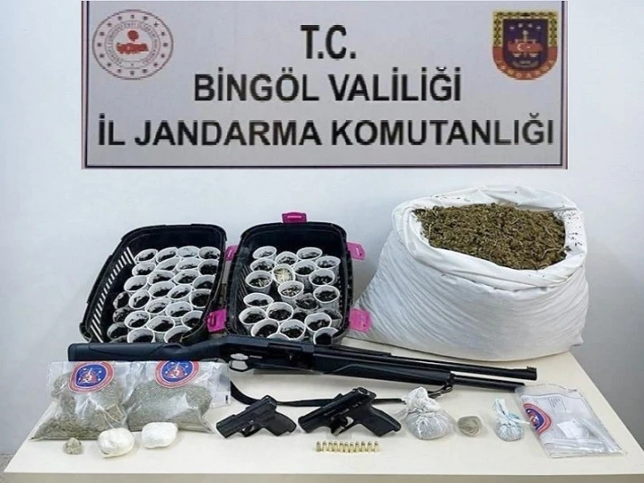 Bingöl merkezli iki ilde ’kökünü kurutma operasyonu’: 15 gözaltı
