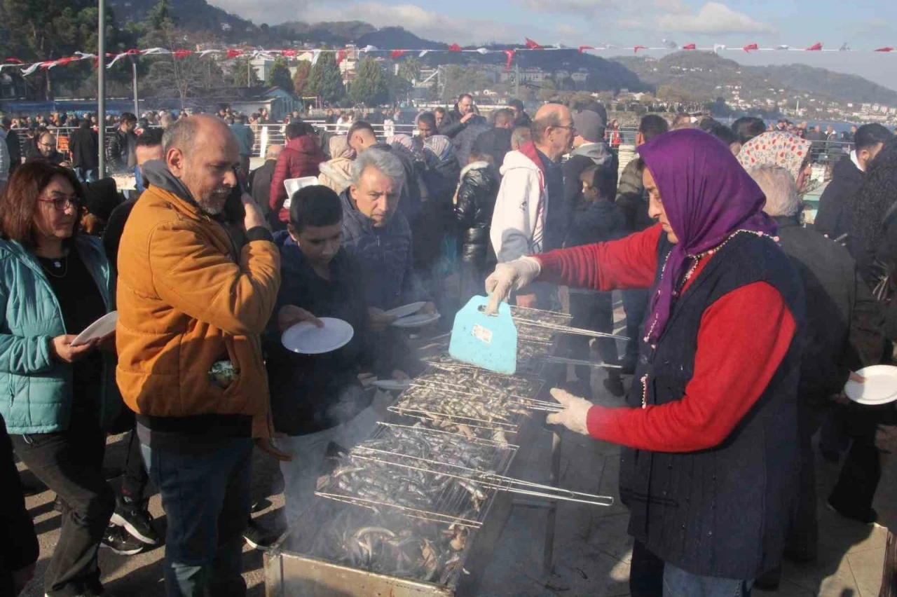 Festivalde 10 ton hamsi tüketildi