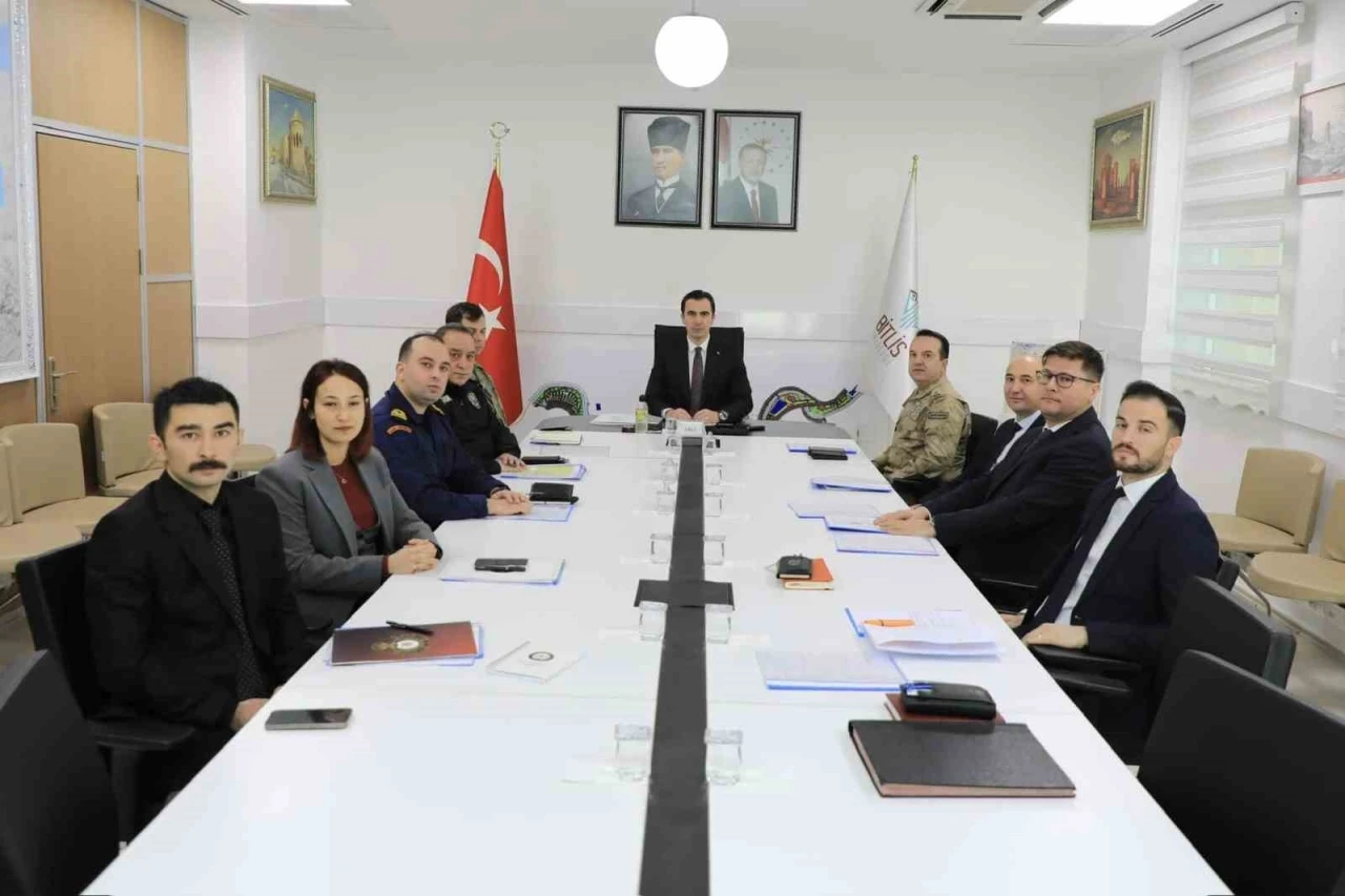 Bitlis’te güvenlik toplantısı düzenlendi
