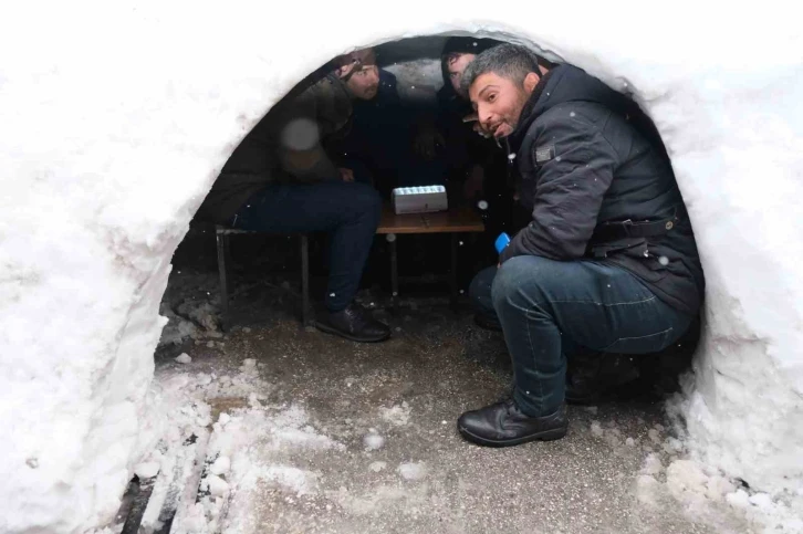 Bitlis’te yapılan "iglo" ev büyük ilgi gördü
