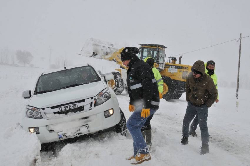 Balıkesir’de 240 köy yolu ulaşıma kapandı