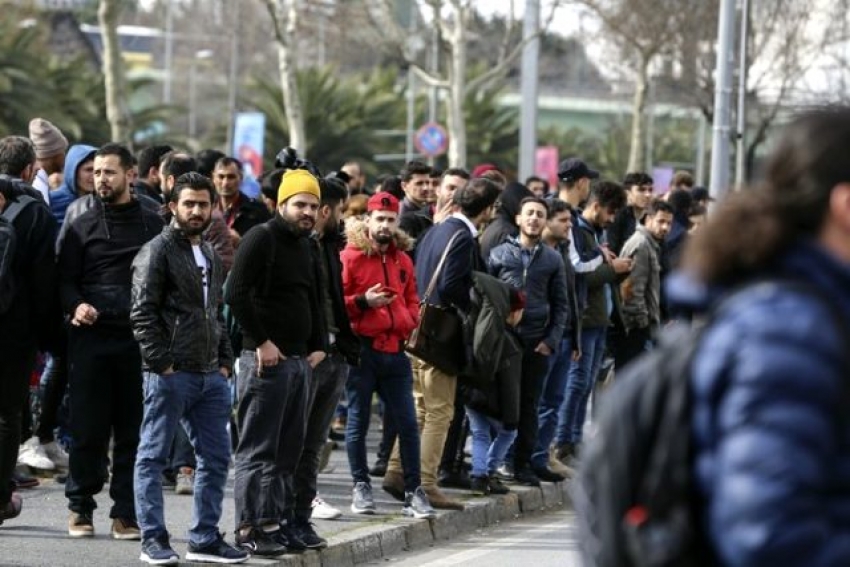 Belediye başkanı duyurdu: Edirne'ye gitmek isteyen mültecilere ücretsiz otobüs verilecek