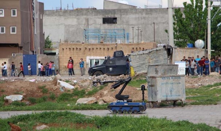 Bomba ihbarı yapılan araçtan dehşet çıktı