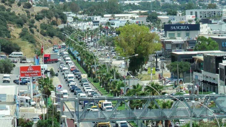 Bodrum’a 1 günde 25 bin araç giriş yaptı