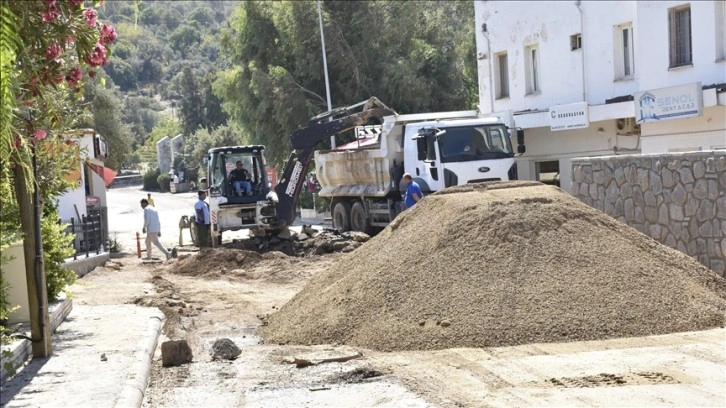 Bodrum'da içme suyu isale hattı patladı