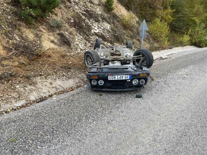 Bolu’da virajı alamayan otomobil takla attı: 2 yaralı
