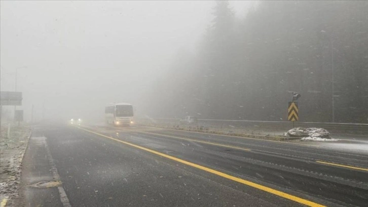 Bolu Dağı'nda kar etkili oldu