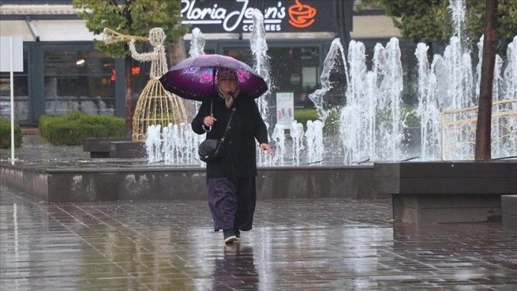 Bolu Dağı'nda sis ve sağanak