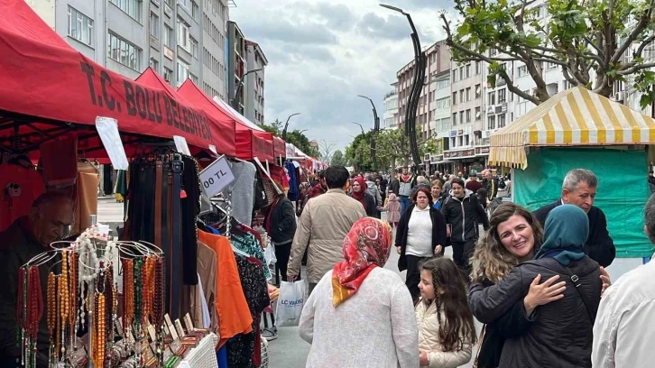 Bolu’nun ‘Babası’ 35’nci şükran günlerinde anıldı: “İzzet Baysal ismini Bolu’dan çıkardığımızda geriye bir hiç kalır”
