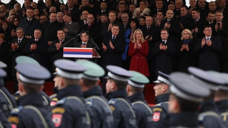 Bosna Hersek'te anayasaya aykırı olmasına rağmen "Sırp Cumhuriyeti günü" kutlandı