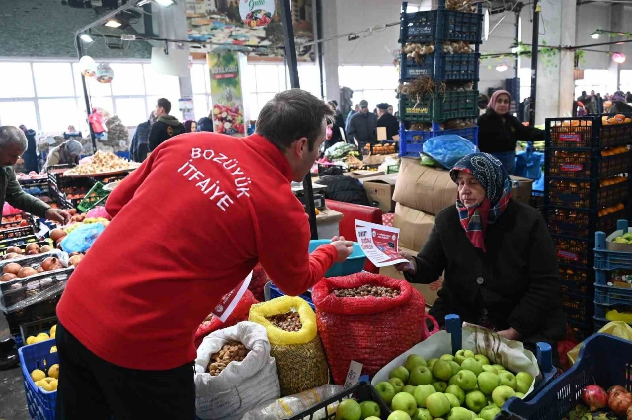 Bozüyük Belediyesi İtfaiyesi vatandaşları karbonmonoksit zehirlenmelerine karşı uyarıyor
