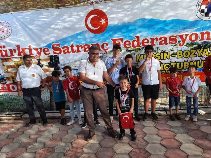 Bozyazı’da satranç turnuvası tamamlandı
