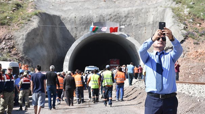 BTK demiryolu ilk yolcu taşımacılığını gerçekleştirdi