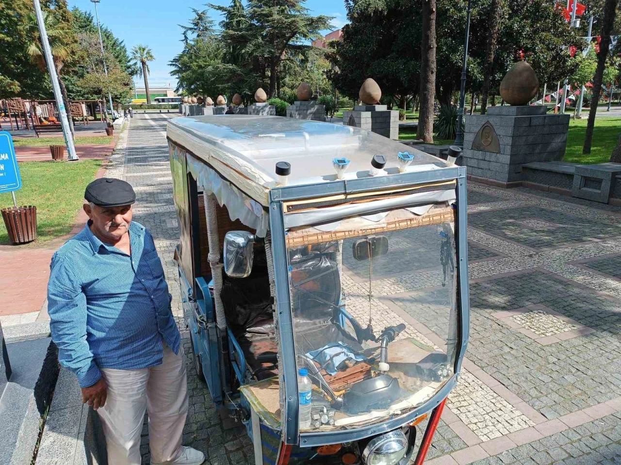 Bu da güneş enerjili motosiklet: Hem gidiyor hem de şarj ediyor
