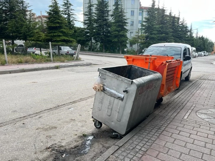 Bu mahallede neredeyse sağlam konteyner yok
