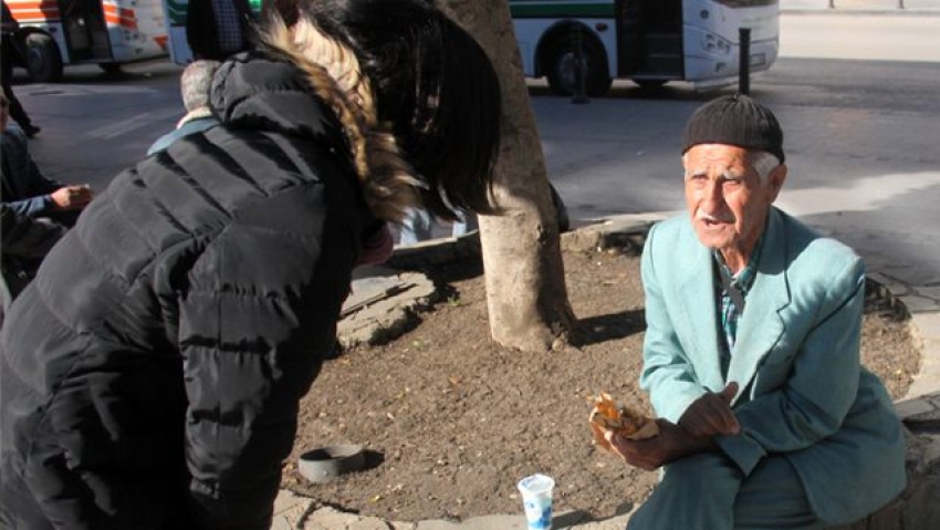 Sokağa çıkan yaşlılara verilecek ceza belli oldu