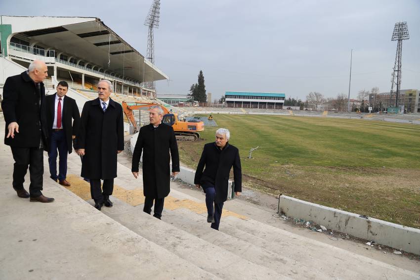 Bursa’nın meydanı gün sayıyor