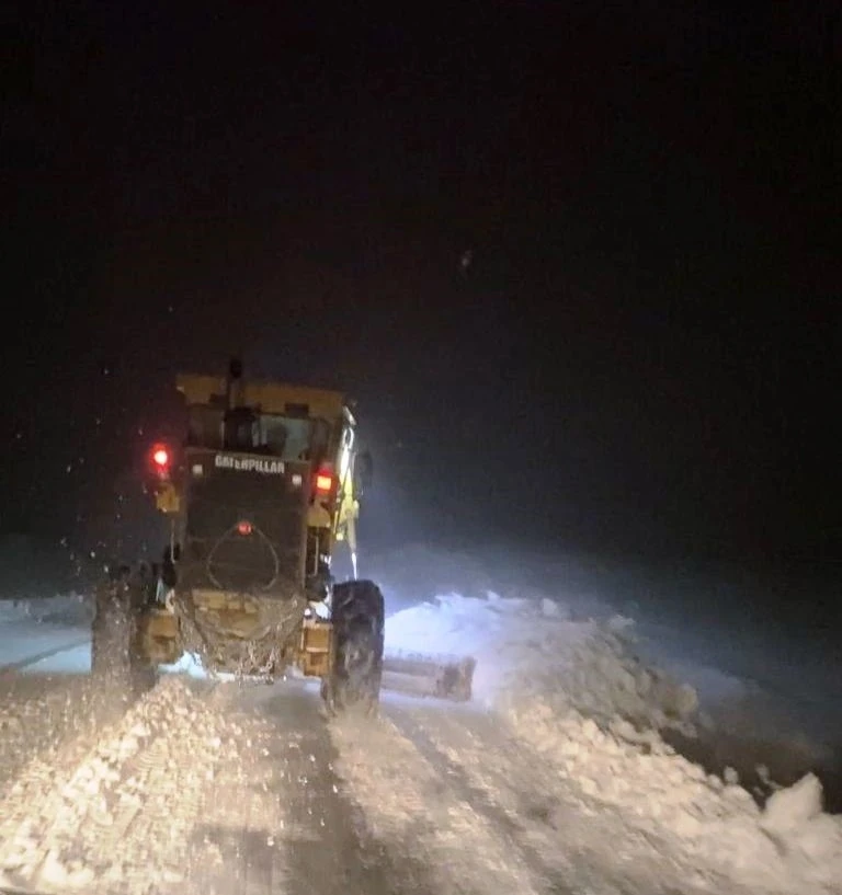 Bulanık’ta 61 yerleşim yerinin yolu ulaşıma açıldı
