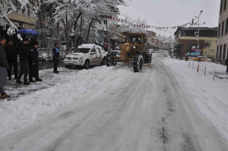 Bulanık’ta kar yağışı
